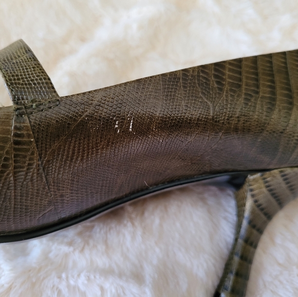 Shoes - Picture 3 of 6